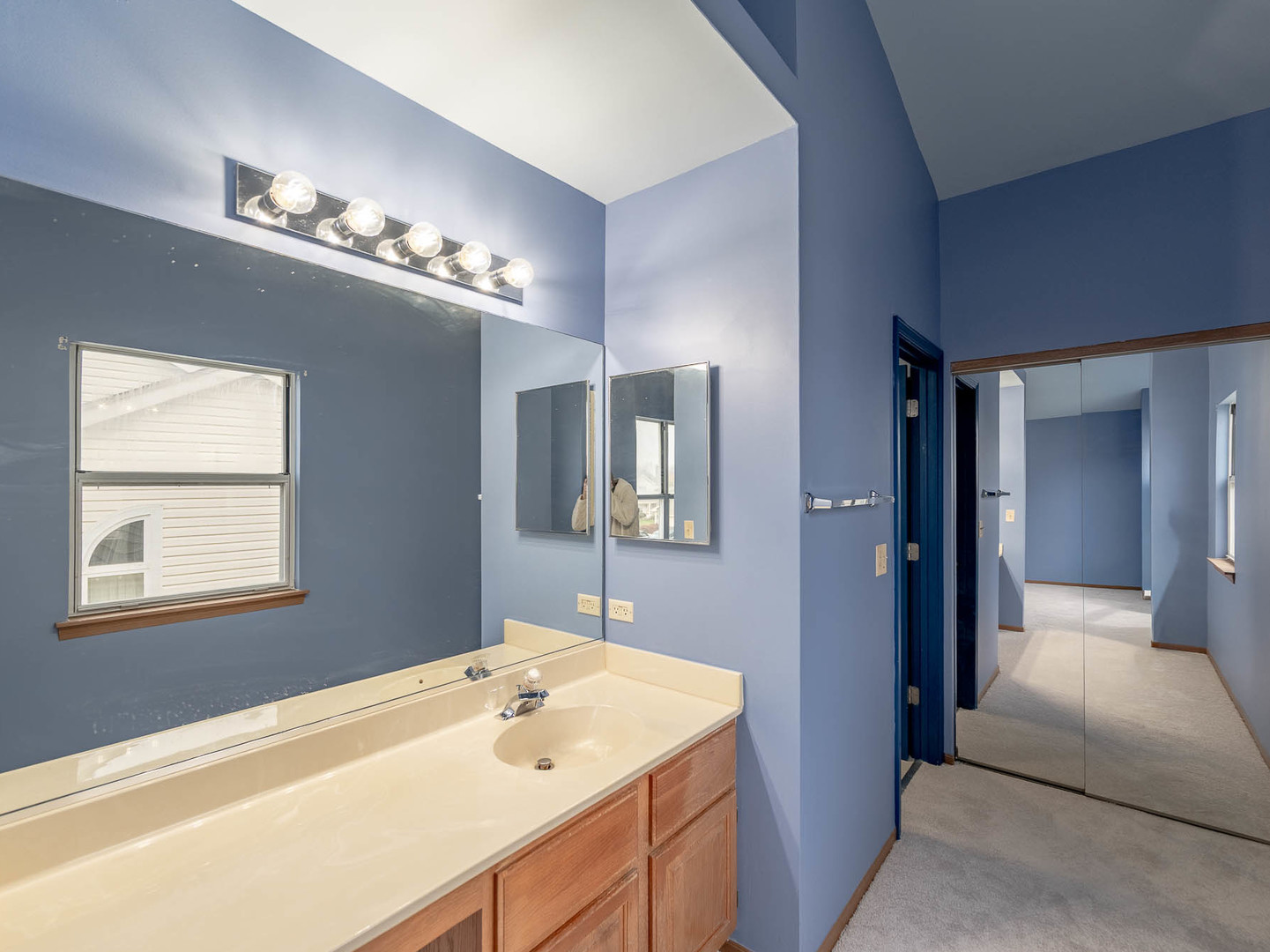 112 Arbor Drive Carol Stream IL 60188