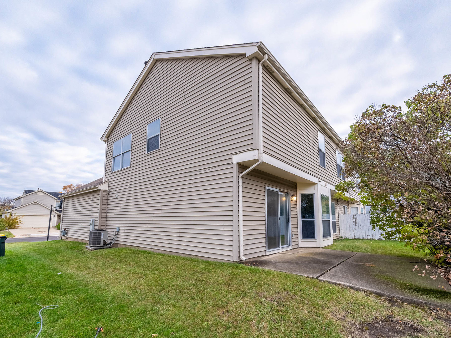 112 Arbor Drive Carol Stream IL 60188