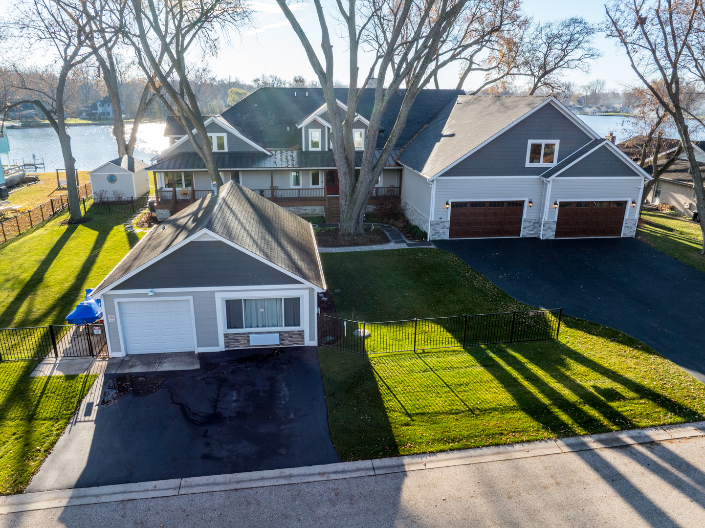 2323 West Fairview Avenue Johnsburg IL 60051