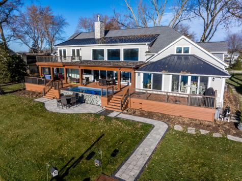 2323 West Fairview Avenue Johnsburg IL 60051