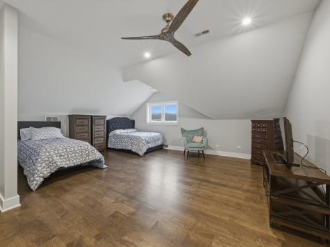 2323 West Fairview Avenue Johnsburg IL 60051
