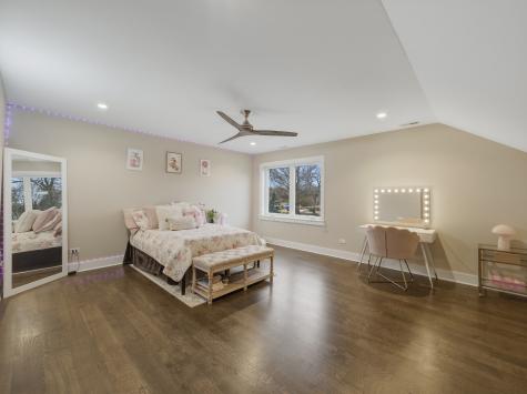 2323 West Fairview Avenue Johnsburg IL 60051