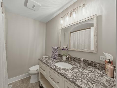 2323 West Fairview Avenue Johnsburg IL 60051