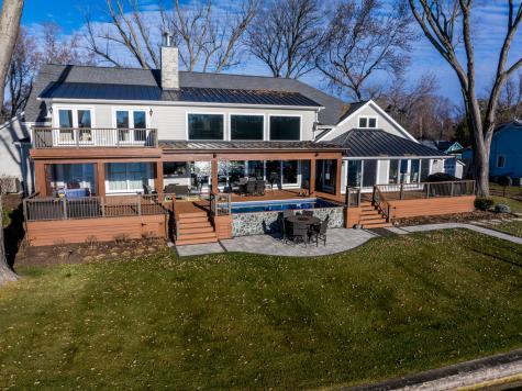 2323 West Fairview Avenue Johnsburg IL 60051