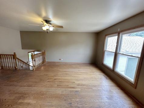 863 Pleasant Street Woodstock IL 60098