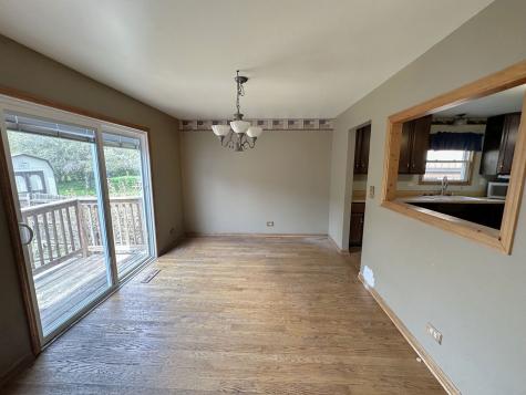 863 Pleasant Street Woodstock IL 60098