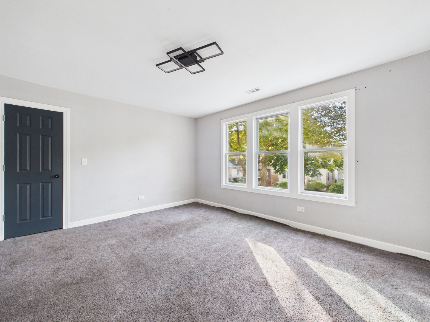 12039 South Yale Avenue Chicago IL 60628