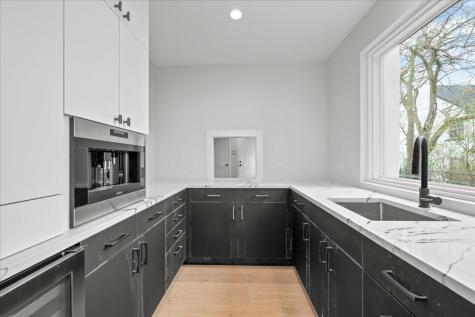 22 Lakeview Terrace Highland Park IL 60035