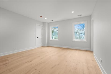 22 Lakeview Terrace Highland Park IL 60035