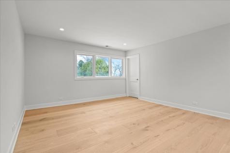 22 Lakeview Terrace Highland Park IL 60035