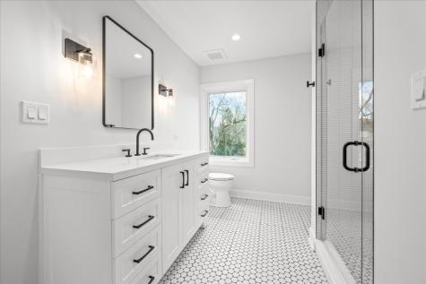 22 Lakeview Terrace Highland Park IL 60035