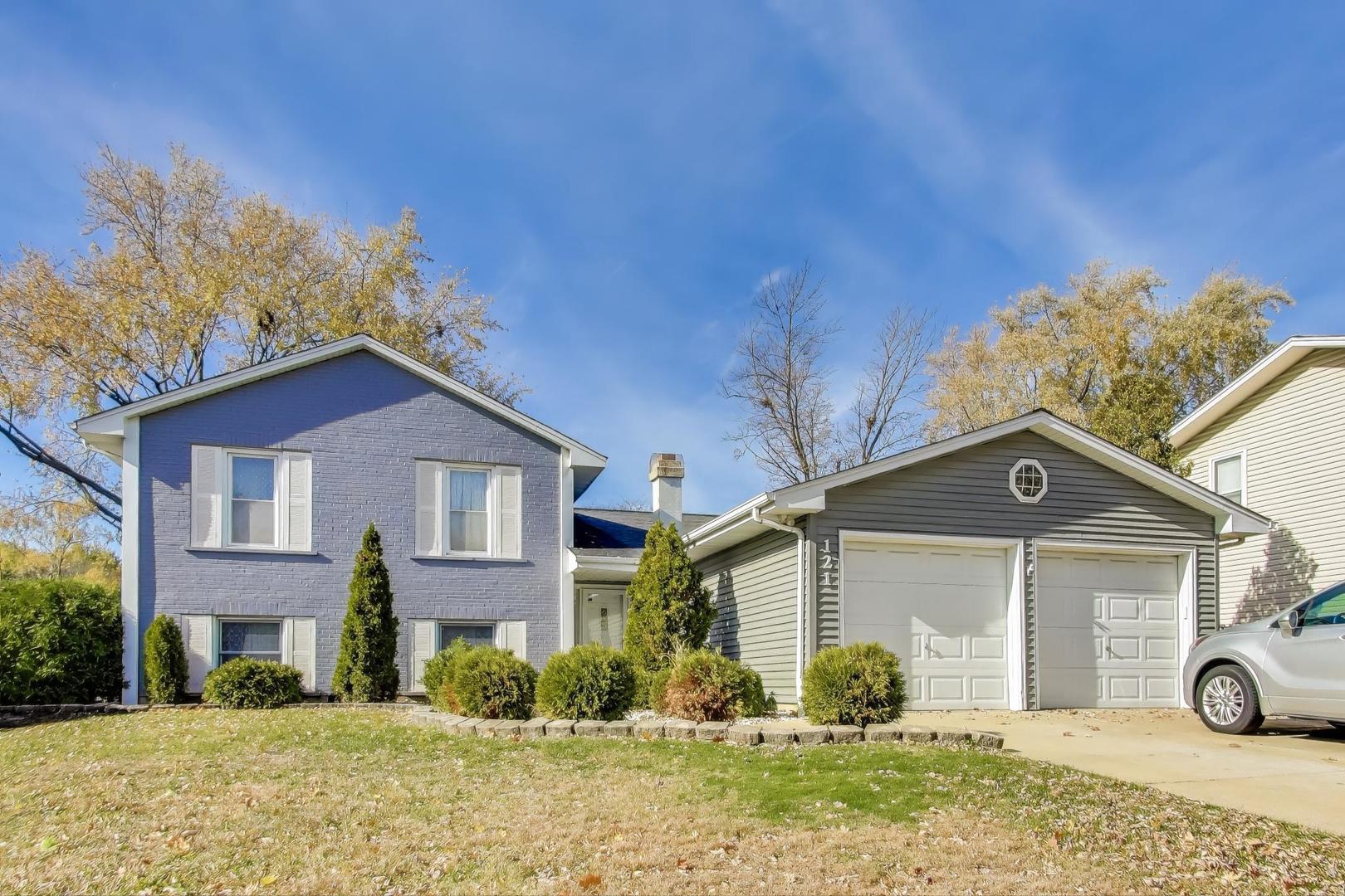 121 South Lancaster Drive Bolingbrook IL 60440