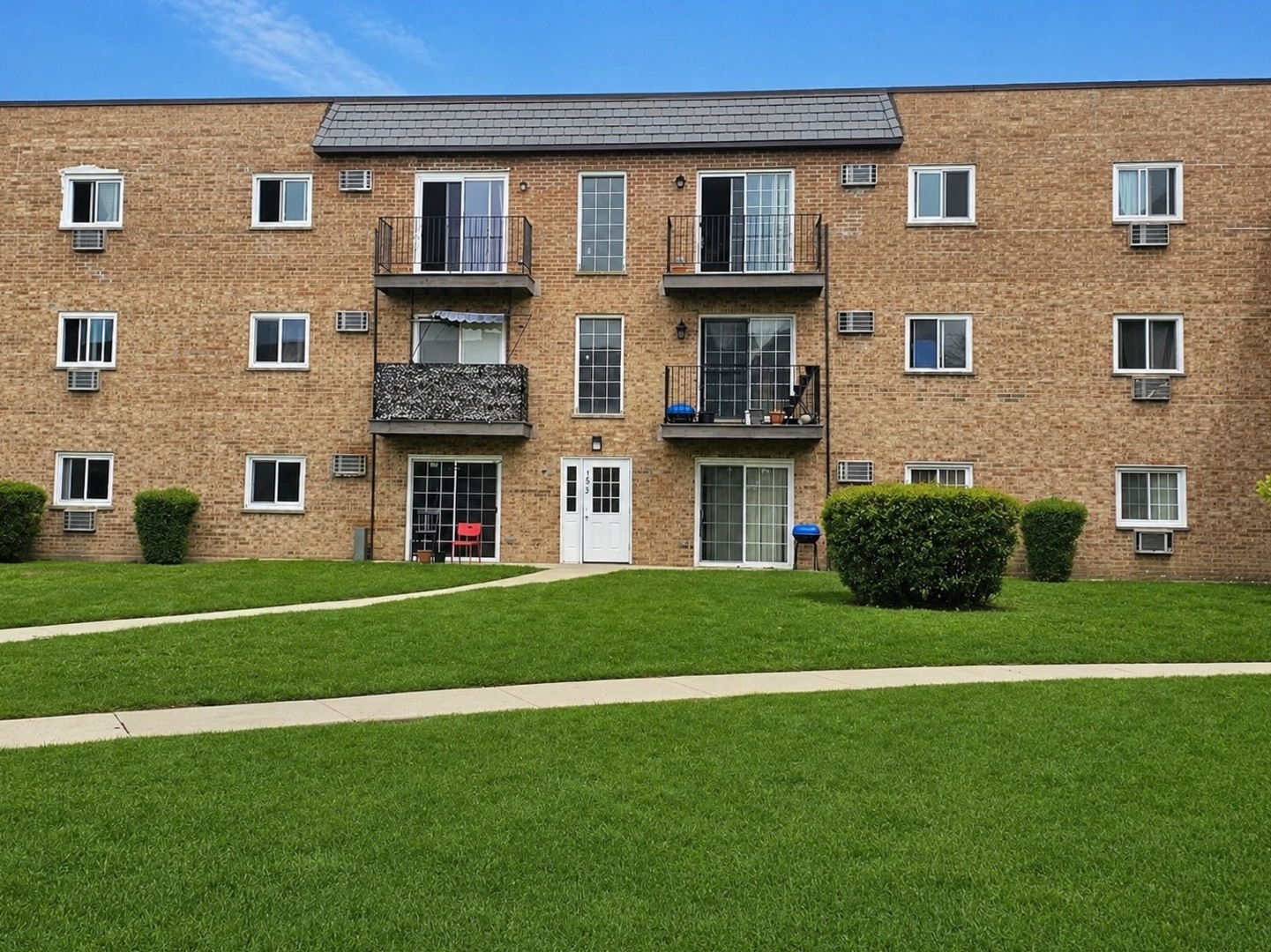 155 West Elk Trail Carol Stream IL 60188