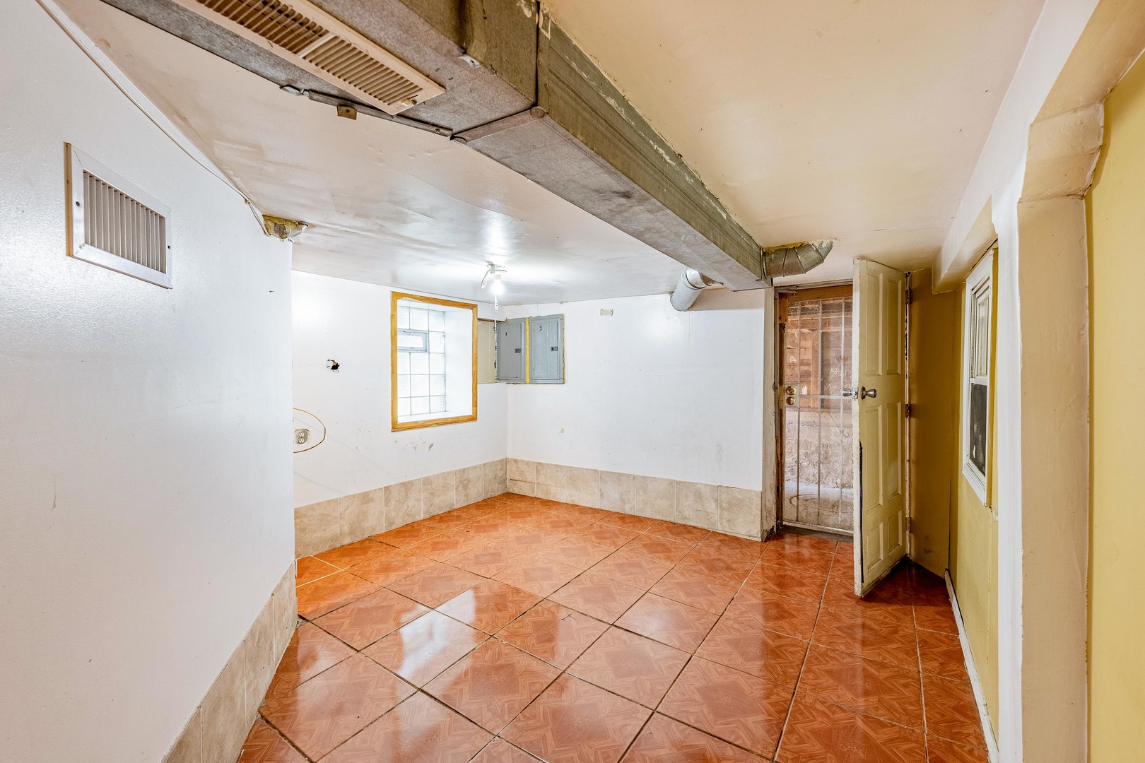 5948 South Throop Street Chicago IL 60636