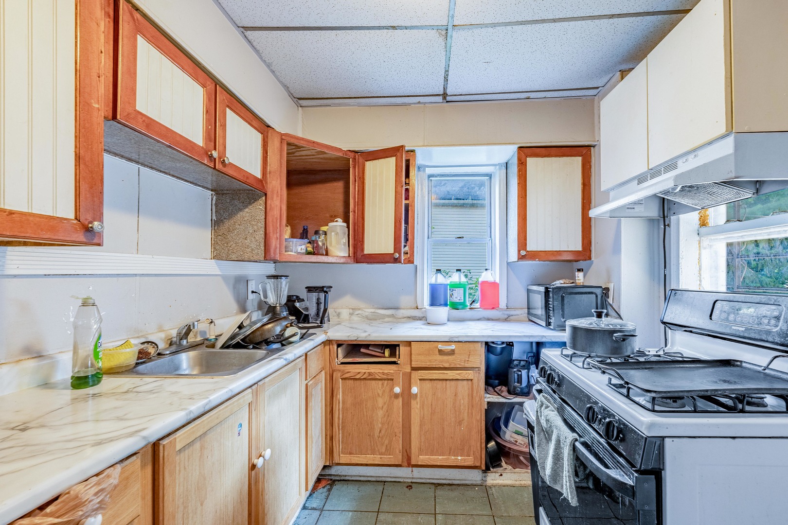 5948 South Throop Street Chicago IL 60636