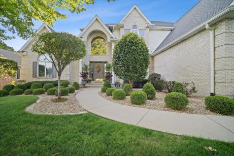 2102 Longwood Lane Bloomington IL 61704