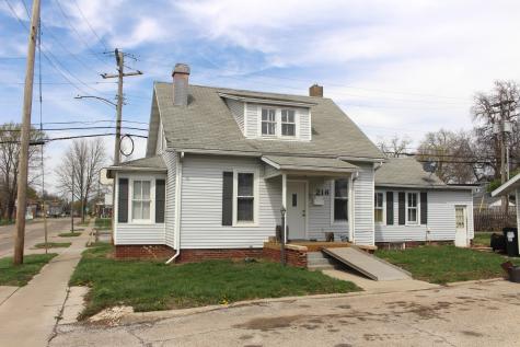 216 South Grant Street Clinton IL 61727
