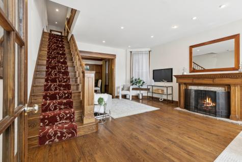 968 West Cuyler Avenue Chicago IL 60613