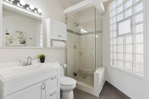 968 West Cuyler Avenue Chicago IL 60613