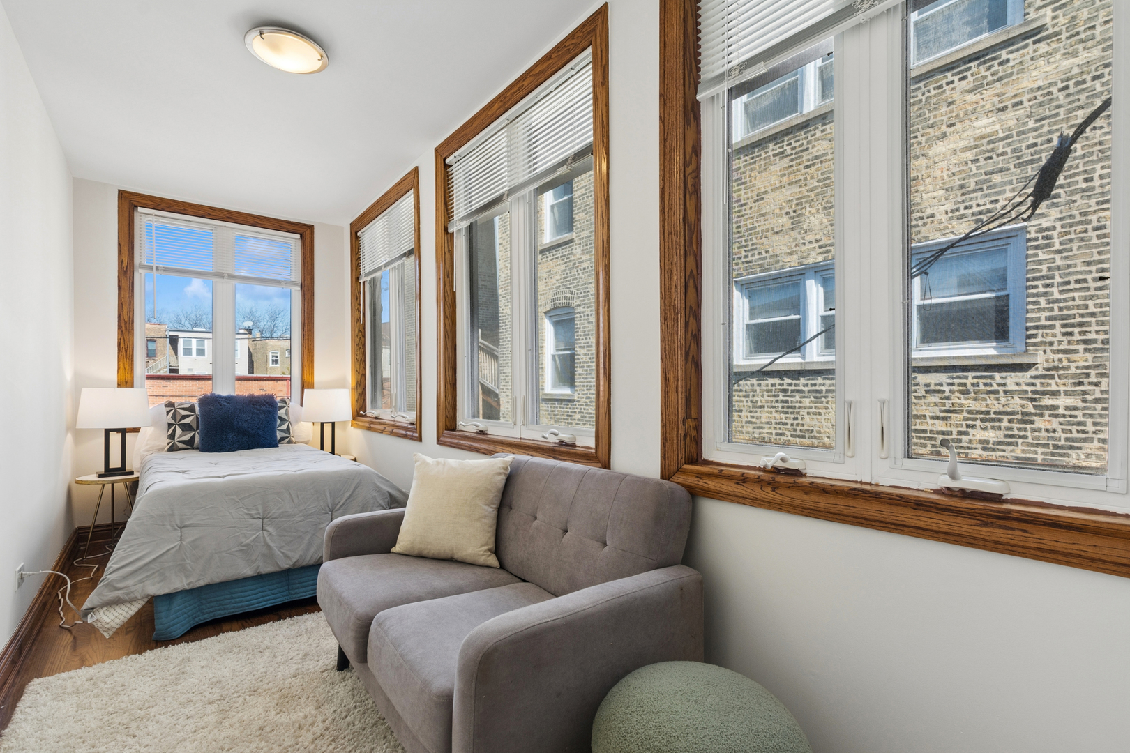 968 West Cuyler Avenue Chicago IL 60613