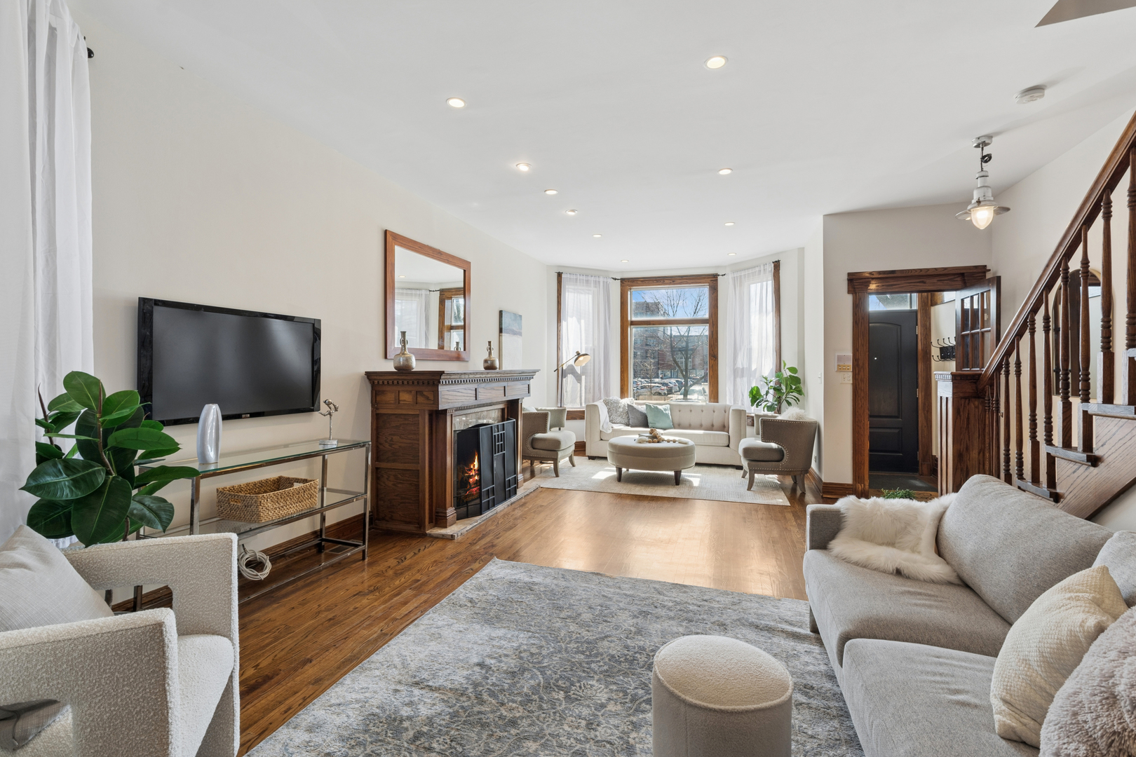 968 West Cuyler Avenue Chicago IL 60613
