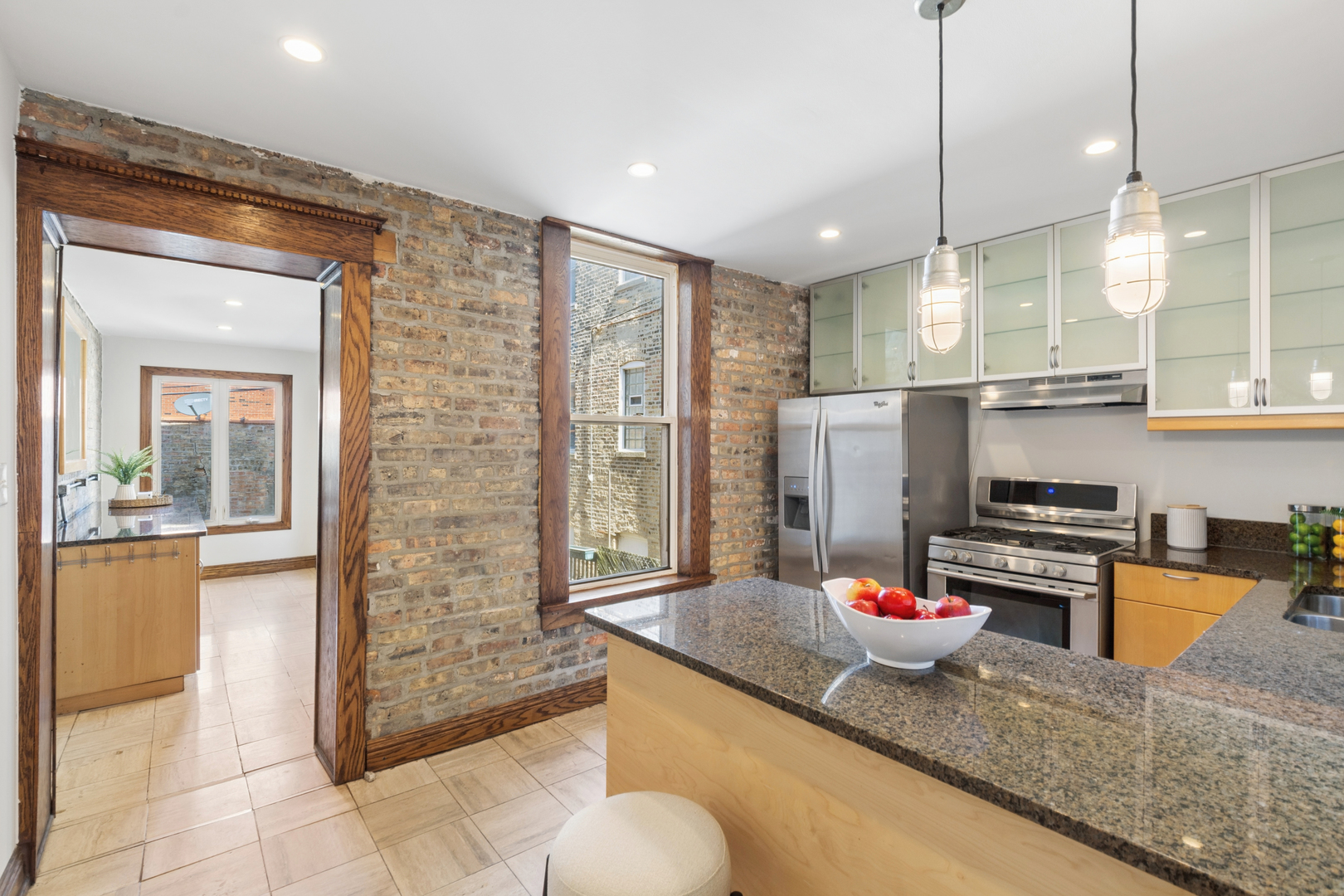 968 West Cuyler Avenue Chicago IL 60613