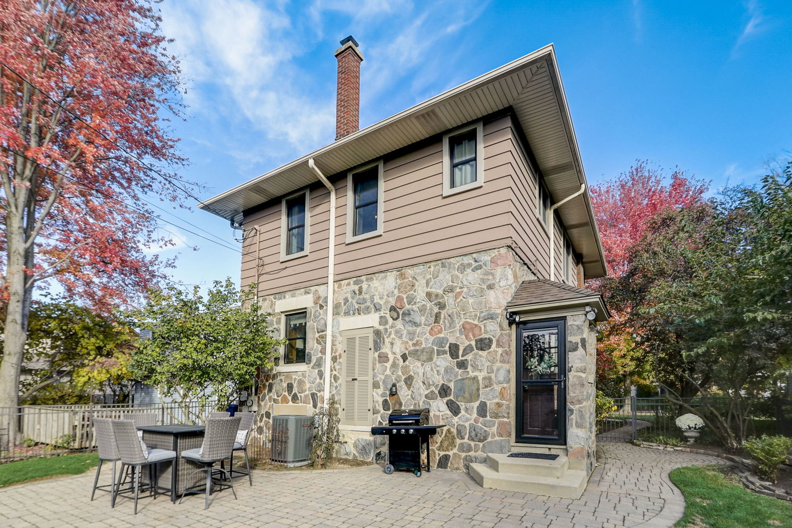 835 North Ellsworth Street Naperville IL 60563