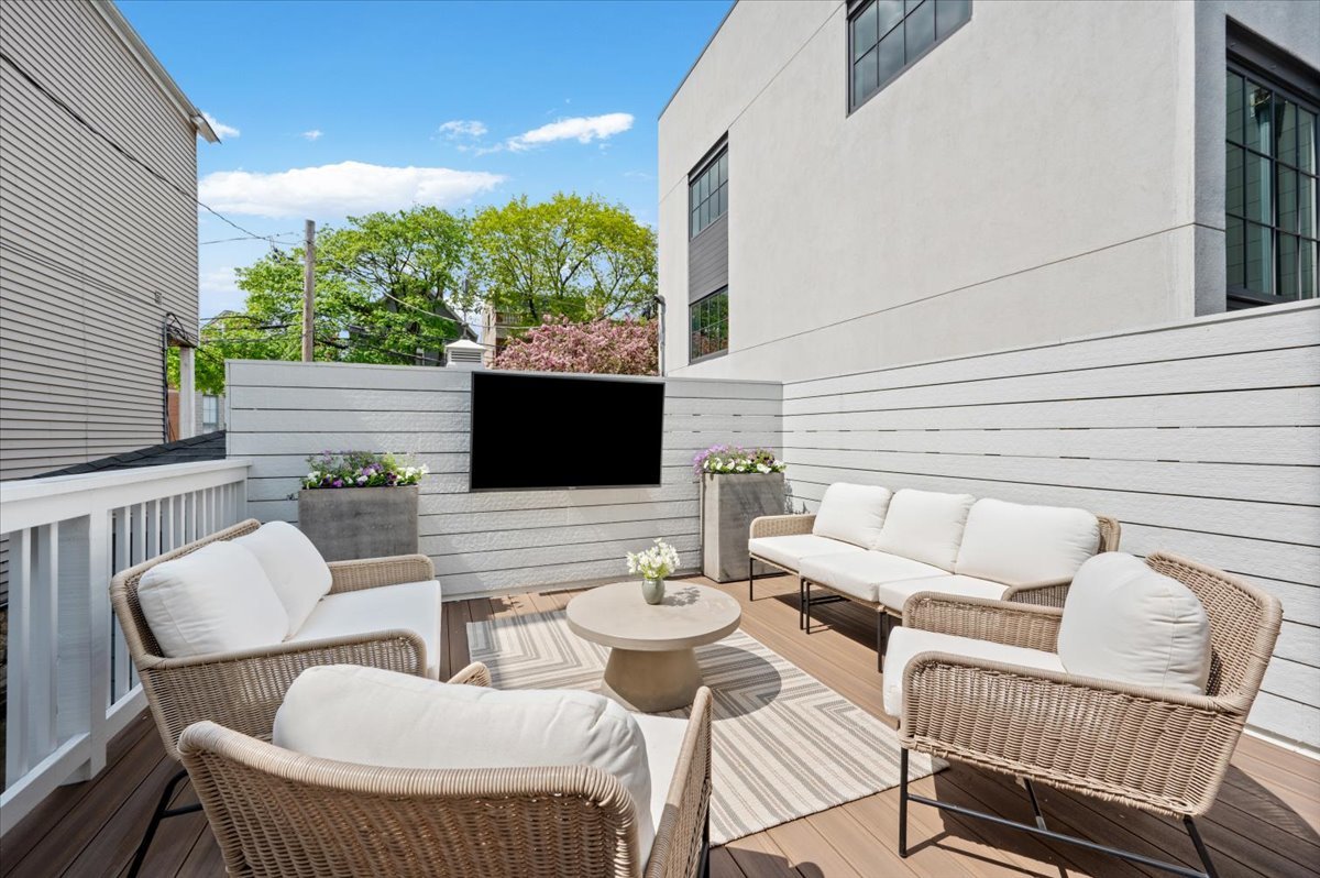 2748 North Kenmore Avenue Chicago IL 60614