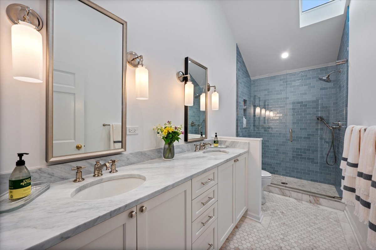 2748 North Kenmore Avenue Chicago IL 60614