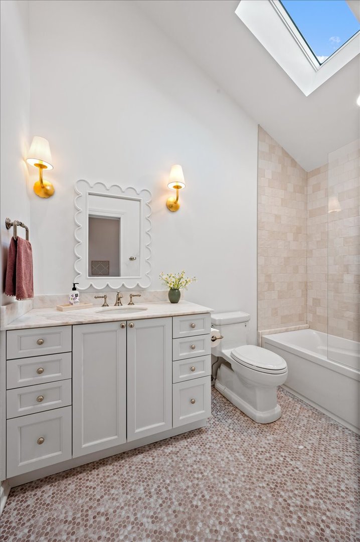 2748 North Kenmore Avenue Chicago IL 60614