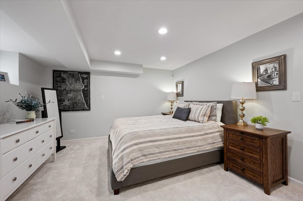 2748 North Kenmore Avenue Chicago IL 60614