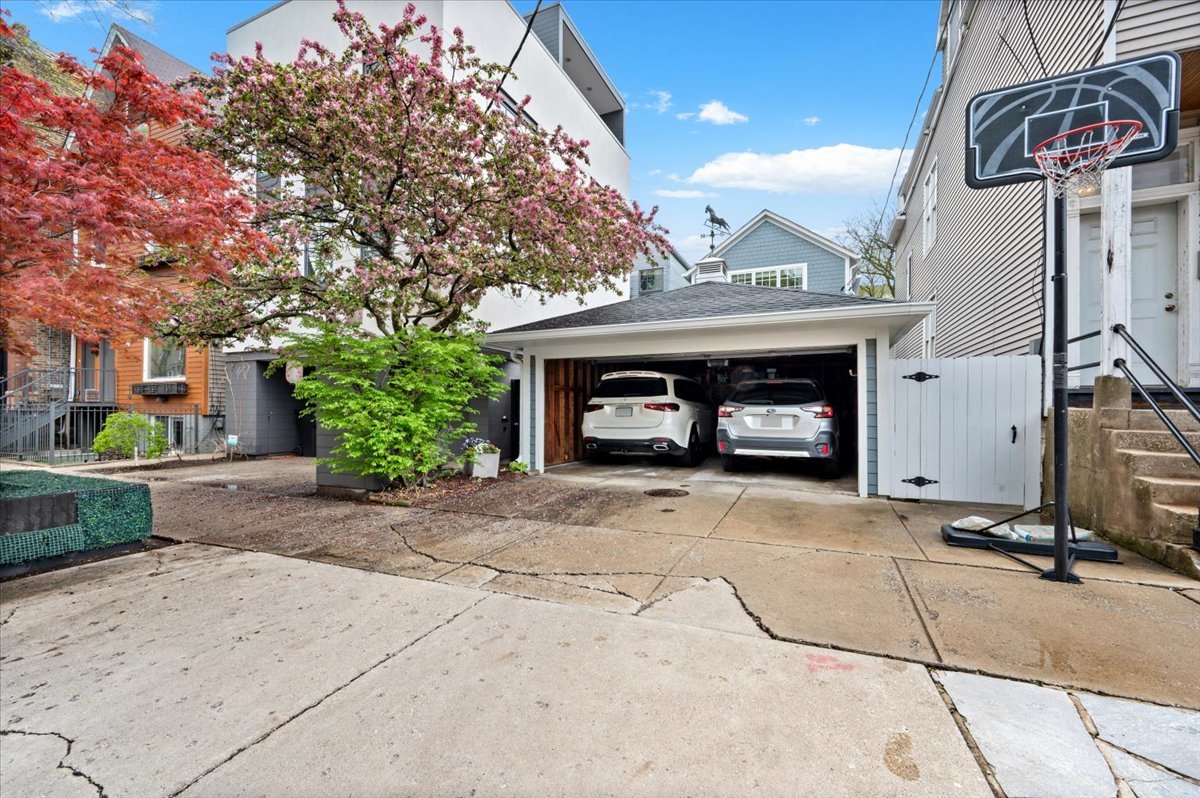 2748 North Kenmore Avenue Chicago IL 60614