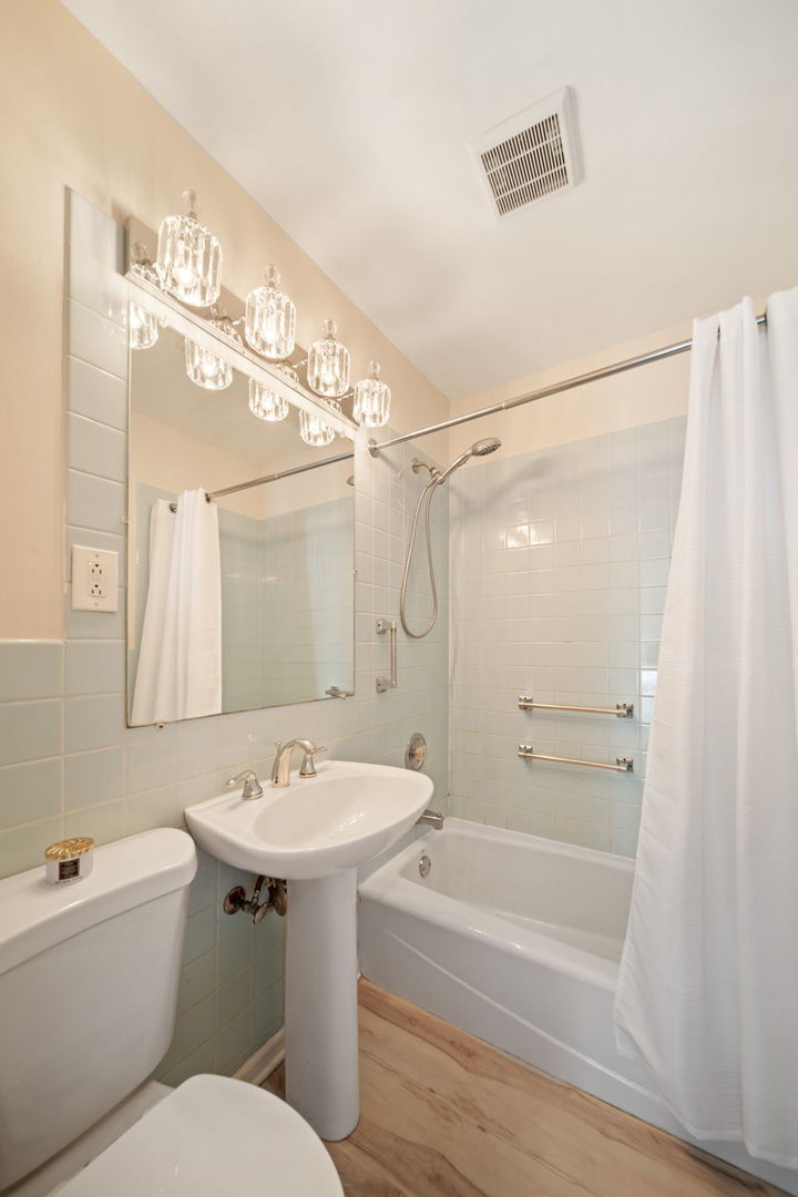 1805 Gilbert Avenue Downers Grove IL 60515