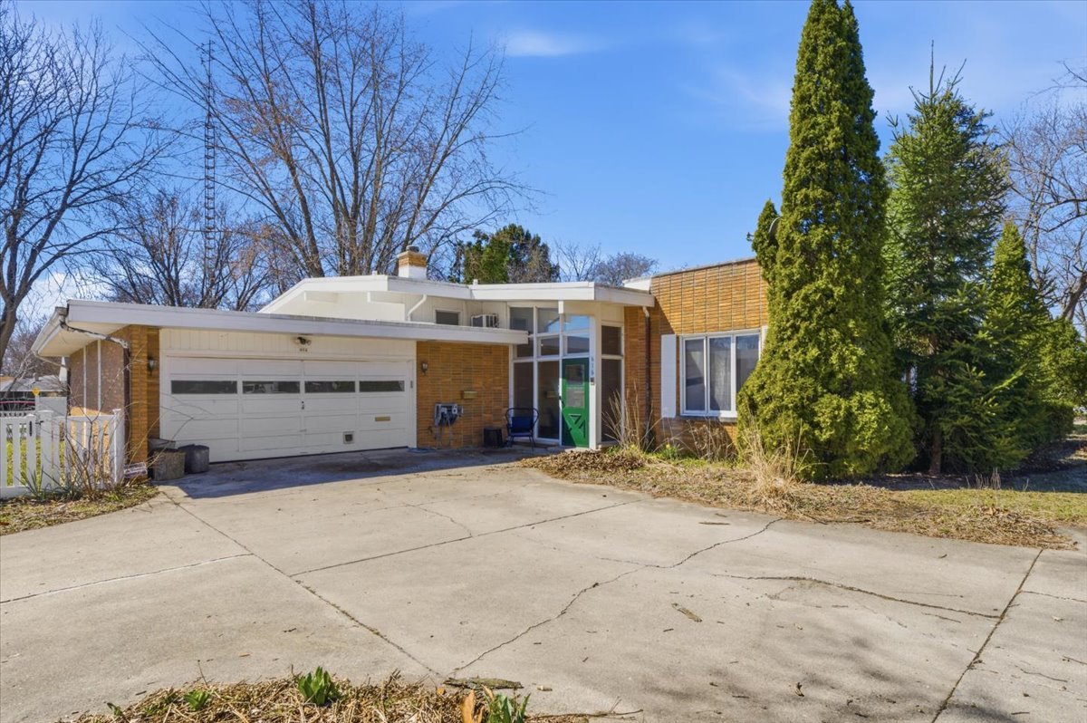 616 Seneca Drive Aurora IL 60506