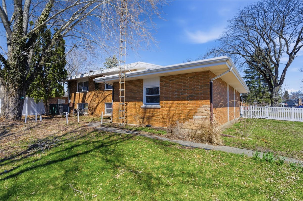 616 Seneca Drive Aurora IL 60506