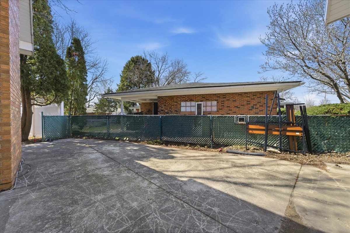 616 Seneca Drive Aurora IL 60506
