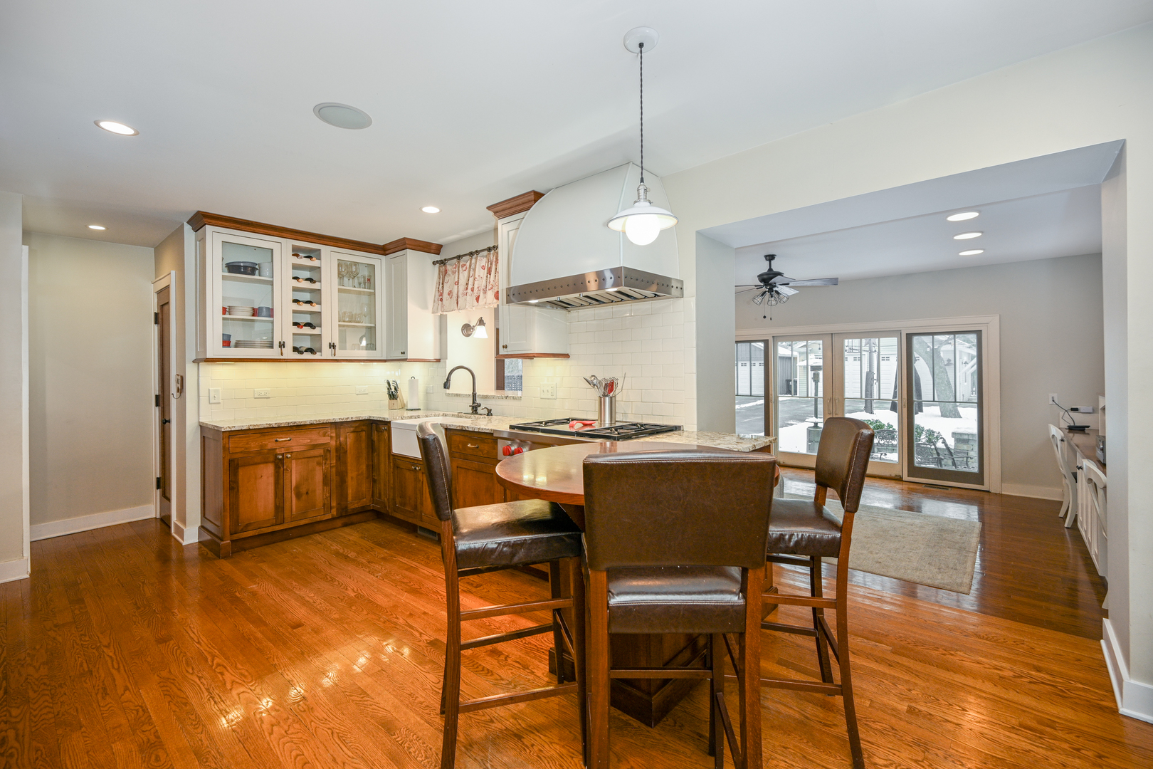 563 Taylor Avenue Glen Ellyn IL 60137