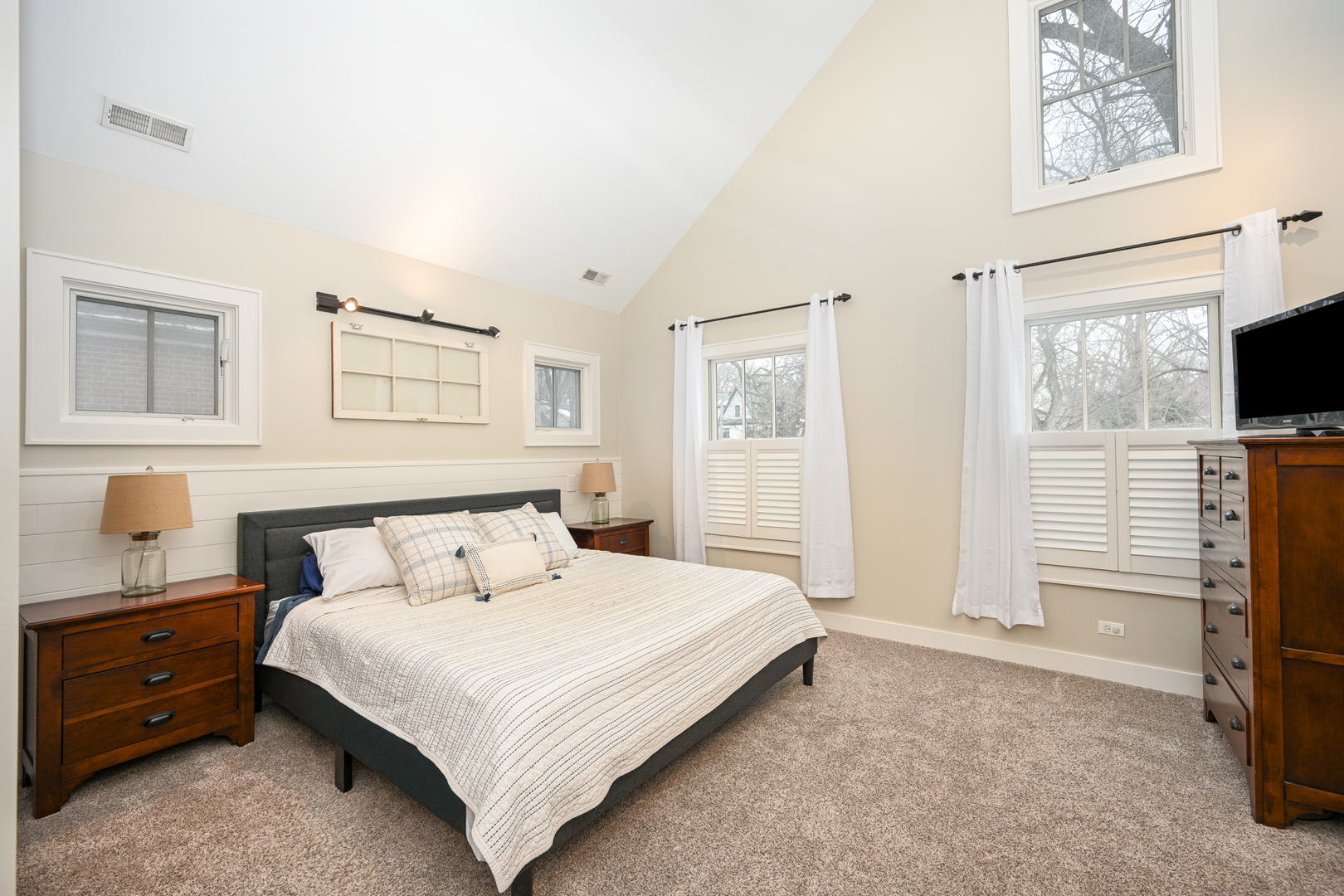 563 Taylor Avenue Glen Ellyn IL 60137