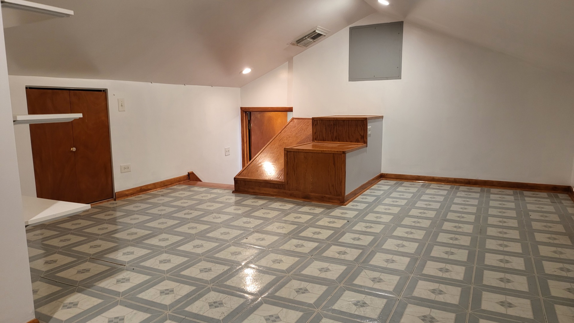 7023 South Bennett Avenue Chicago IL 60649