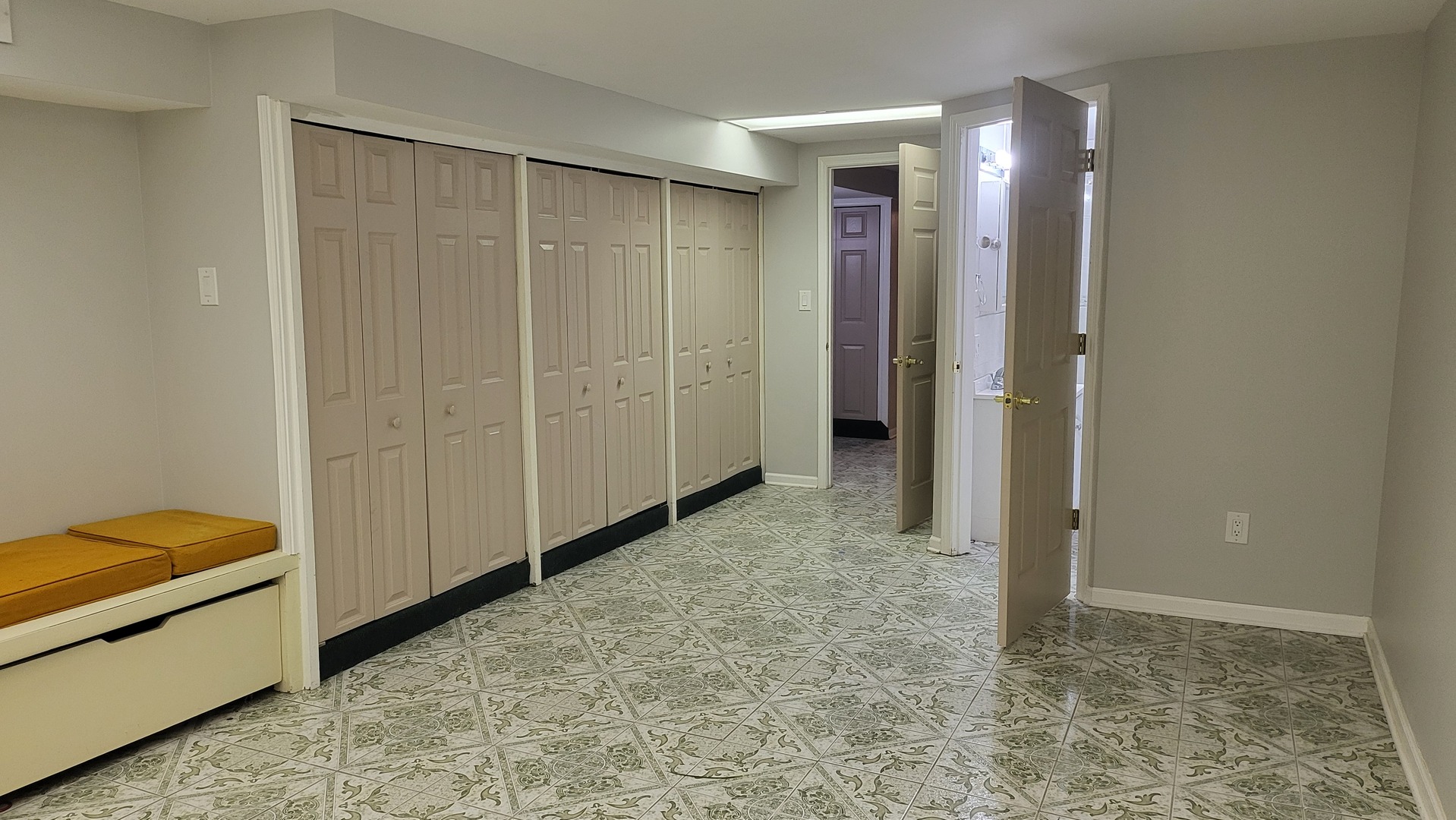 7023 South Bennett Avenue Chicago IL 60649