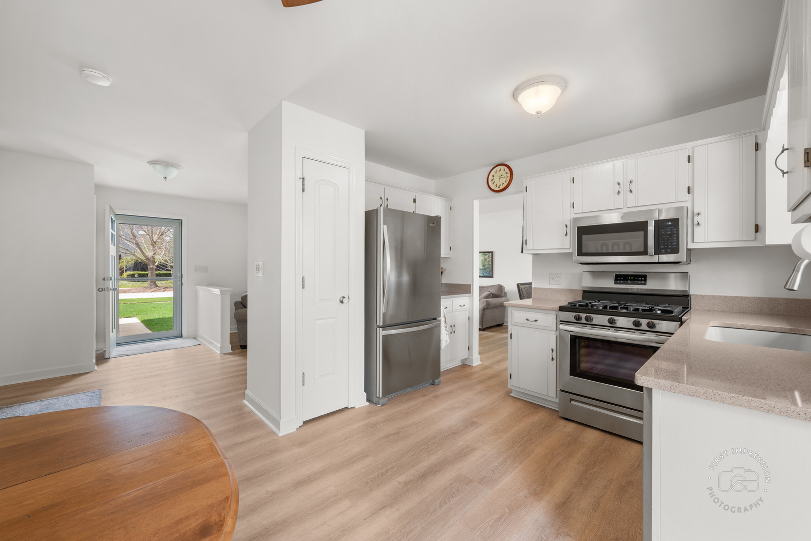 2512 Leach Drive Naperville IL 60564