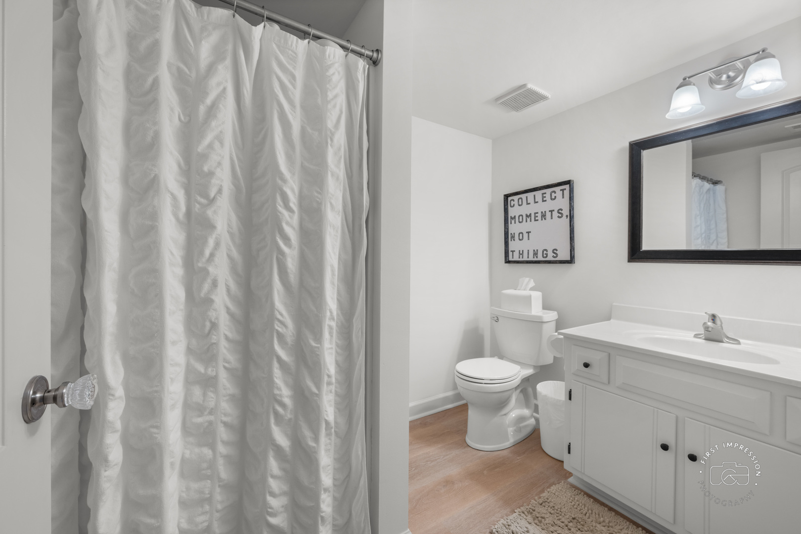 2512 Leach Drive Naperville IL 60564