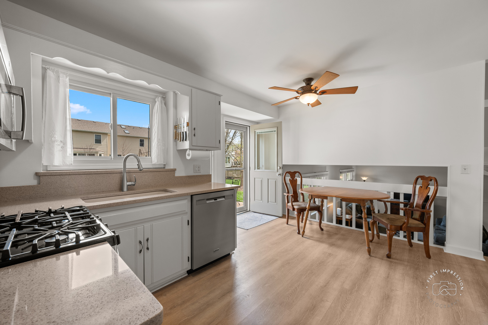 2512 Leach Drive Naperville IL 60564