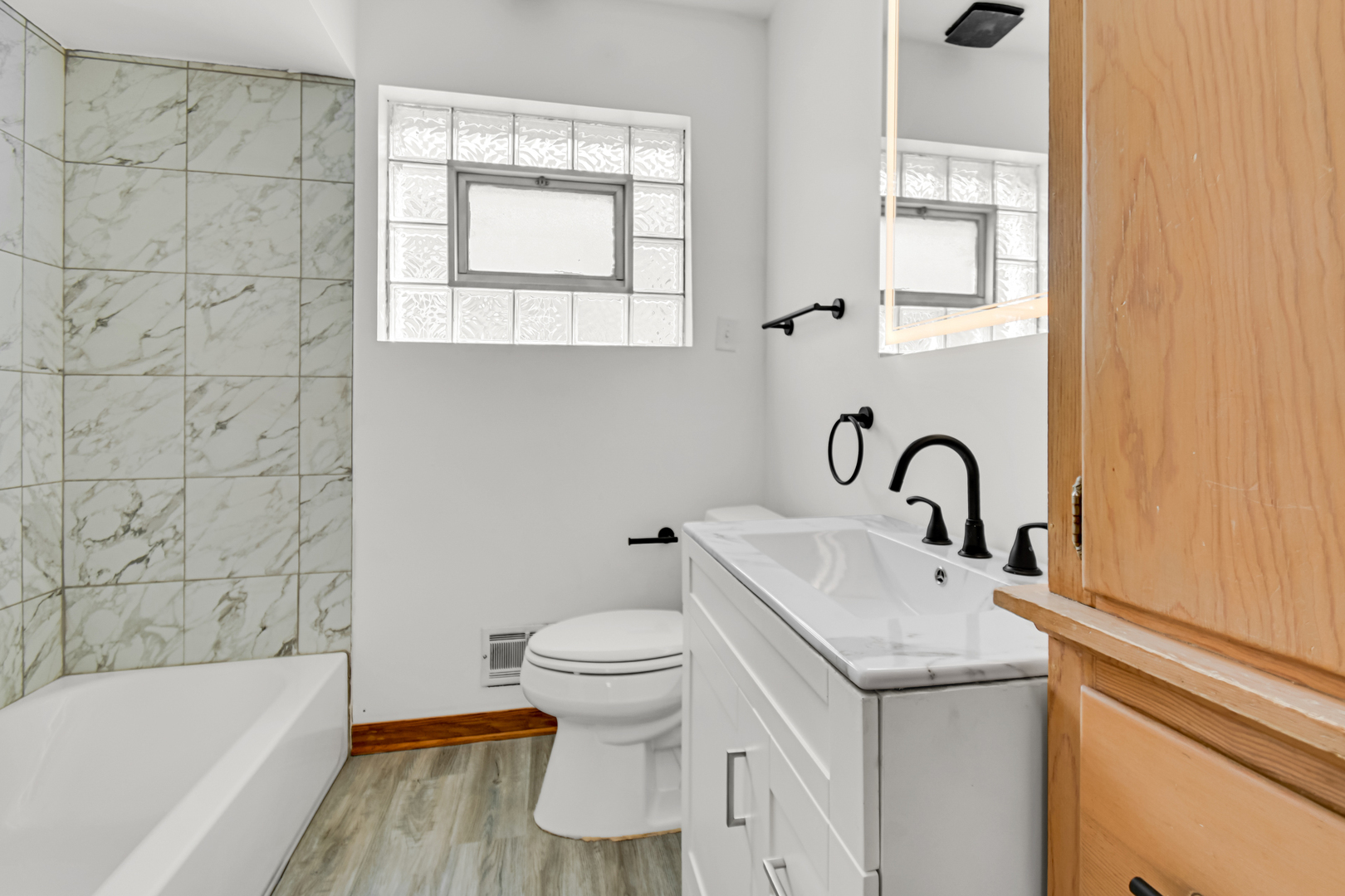 8242 South Damen Avenue Chicago IL 60620