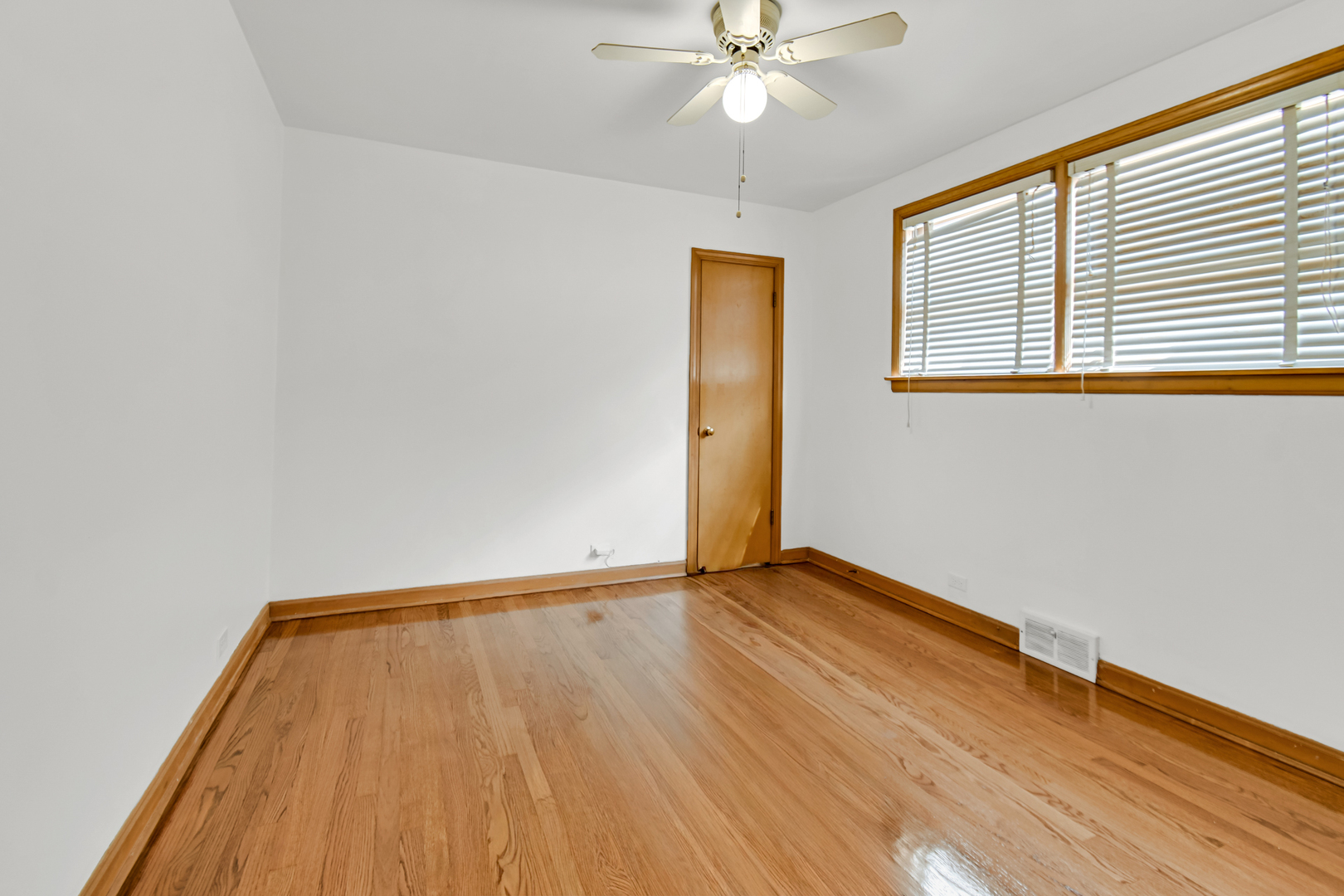 8242 South Damen Avenue Chicago IL 60620