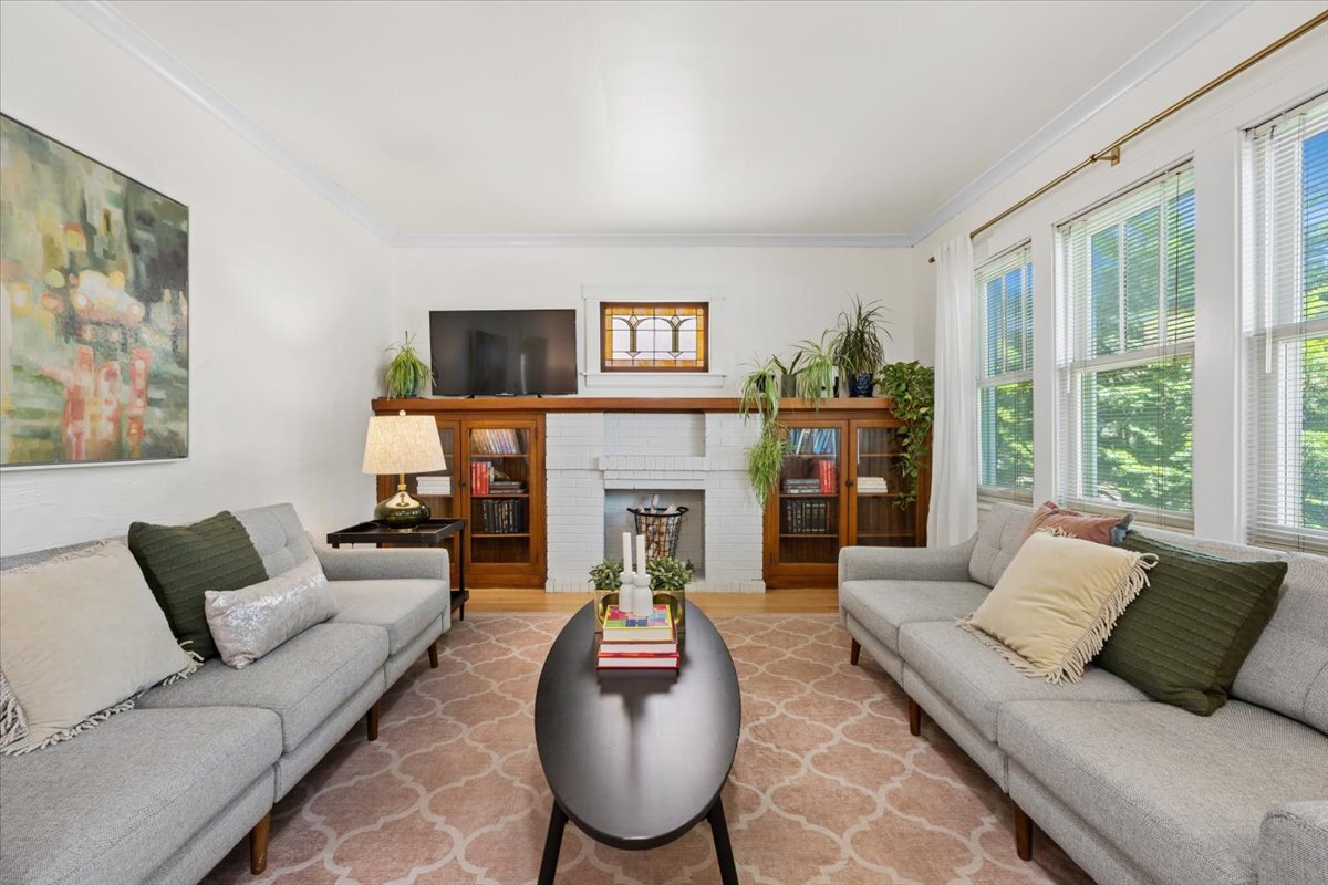 3810 North Mozart Street Chicago IL 60618