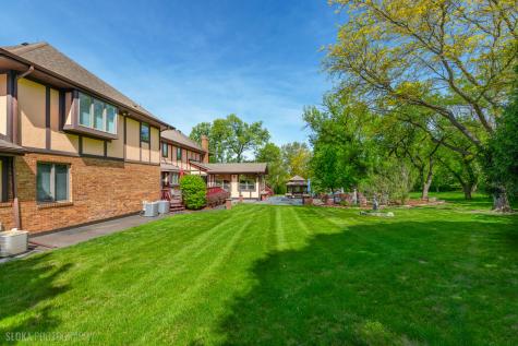 3204 Stonegate Drive Crystal Lake IL 60012
