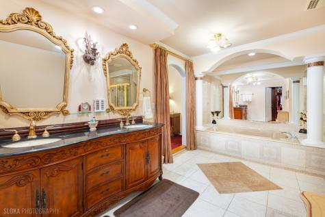 3204 Stonegate Drive Crystal Lake IL 60012