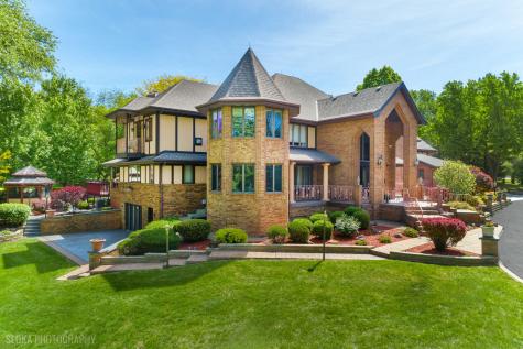 3204 Stonegate Drive Crystal Lake IL 60012