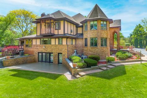 3204 Stonegate Drive Crystal Lake IL 60012